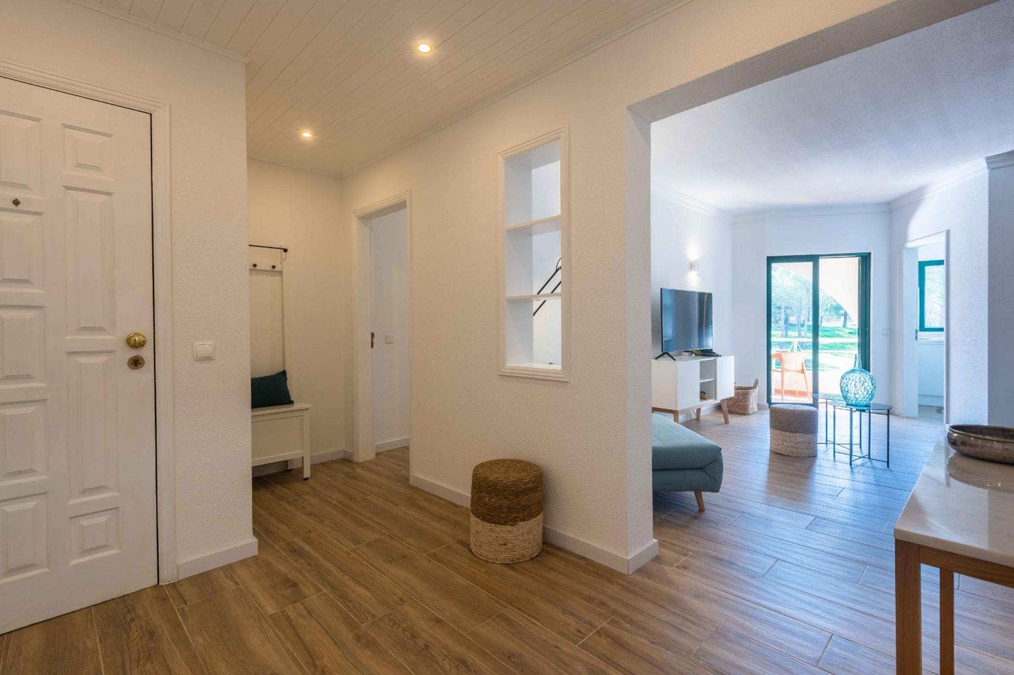 Salgados 1 Bedroom Apartment - 500M From The Beach Guia  Eksteriør billede