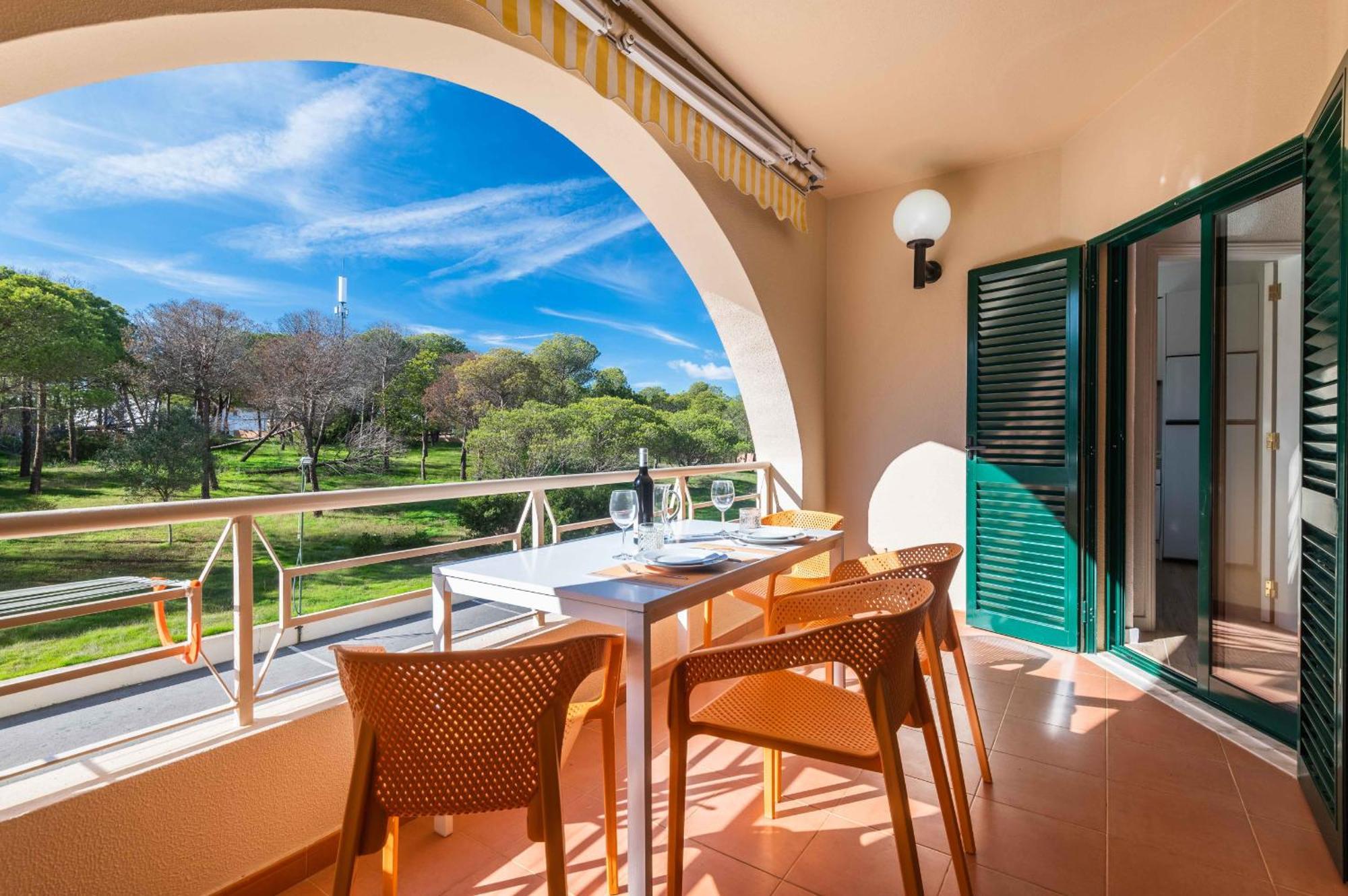 Salgados 1 Bedroom Apartment - 500M From The Beach Guia  Eksteriør billede