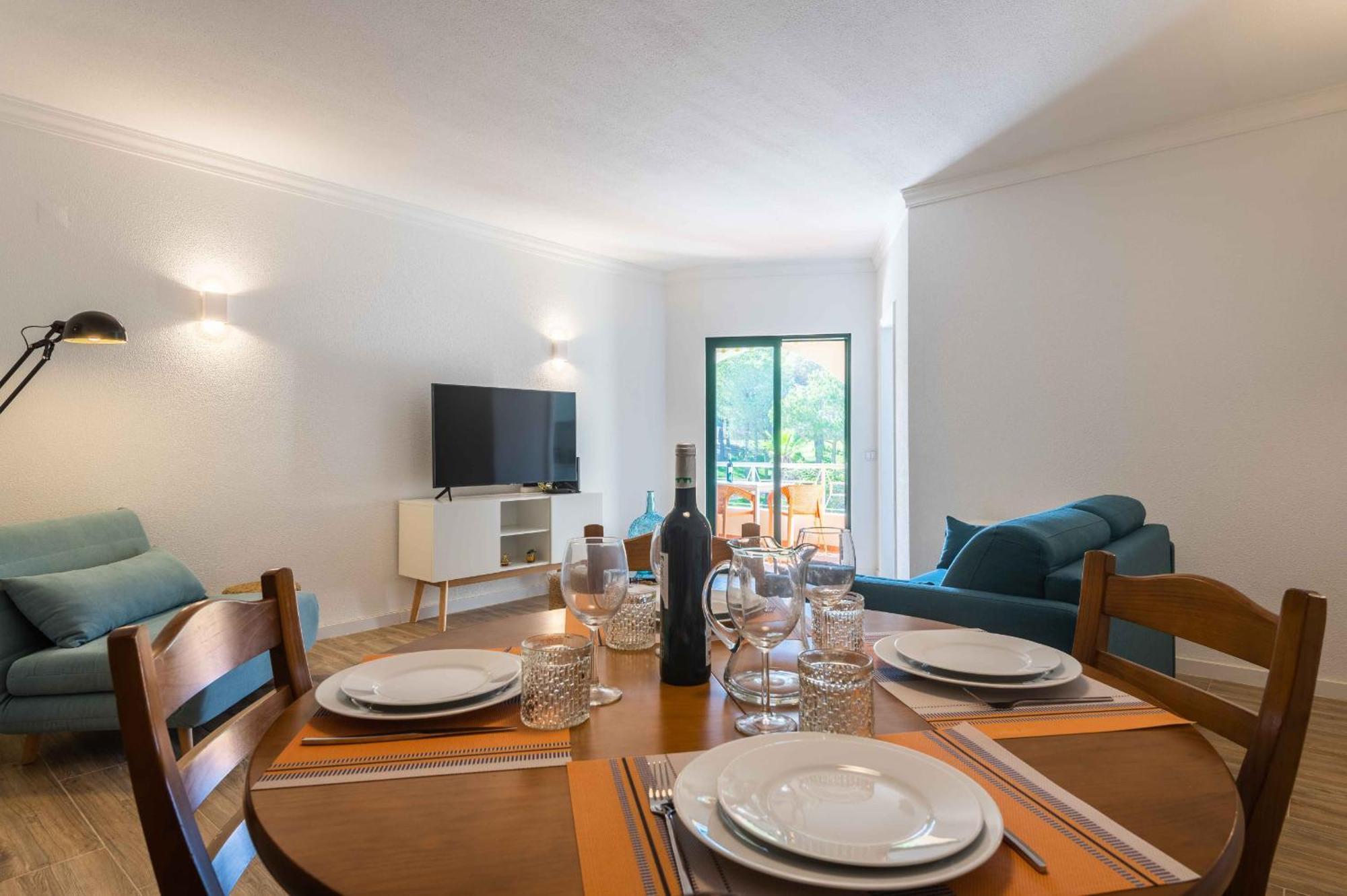 Salgados 1 Bedroom Apartment - 500M From The Beach Guia  Eksteriør billede